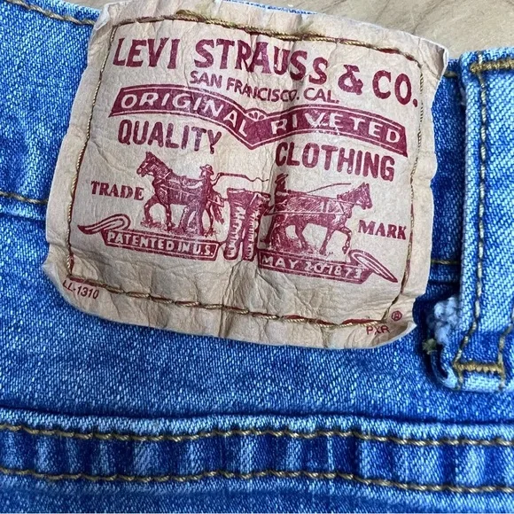 Levi’s 550 Relaxed Boot Cut Light Blue Jeans - Picture 6 of 8